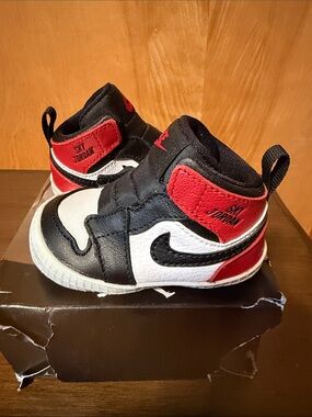 Jordan Kids Jordan 1 Crib Bootie Black/Varsity Red Size 3C NIB
